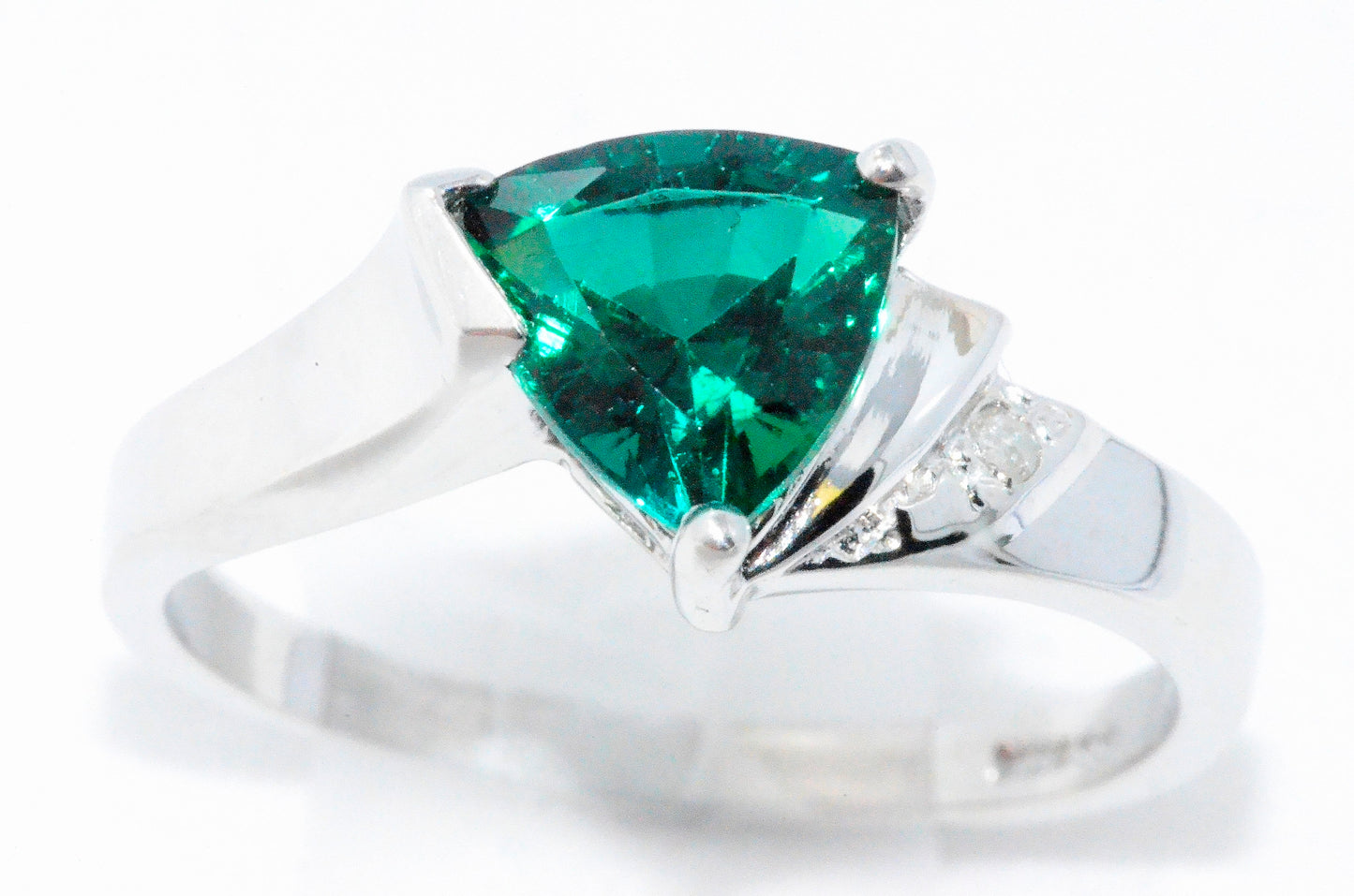 14Kt Gold Emerald & Diamond Trillion Ring