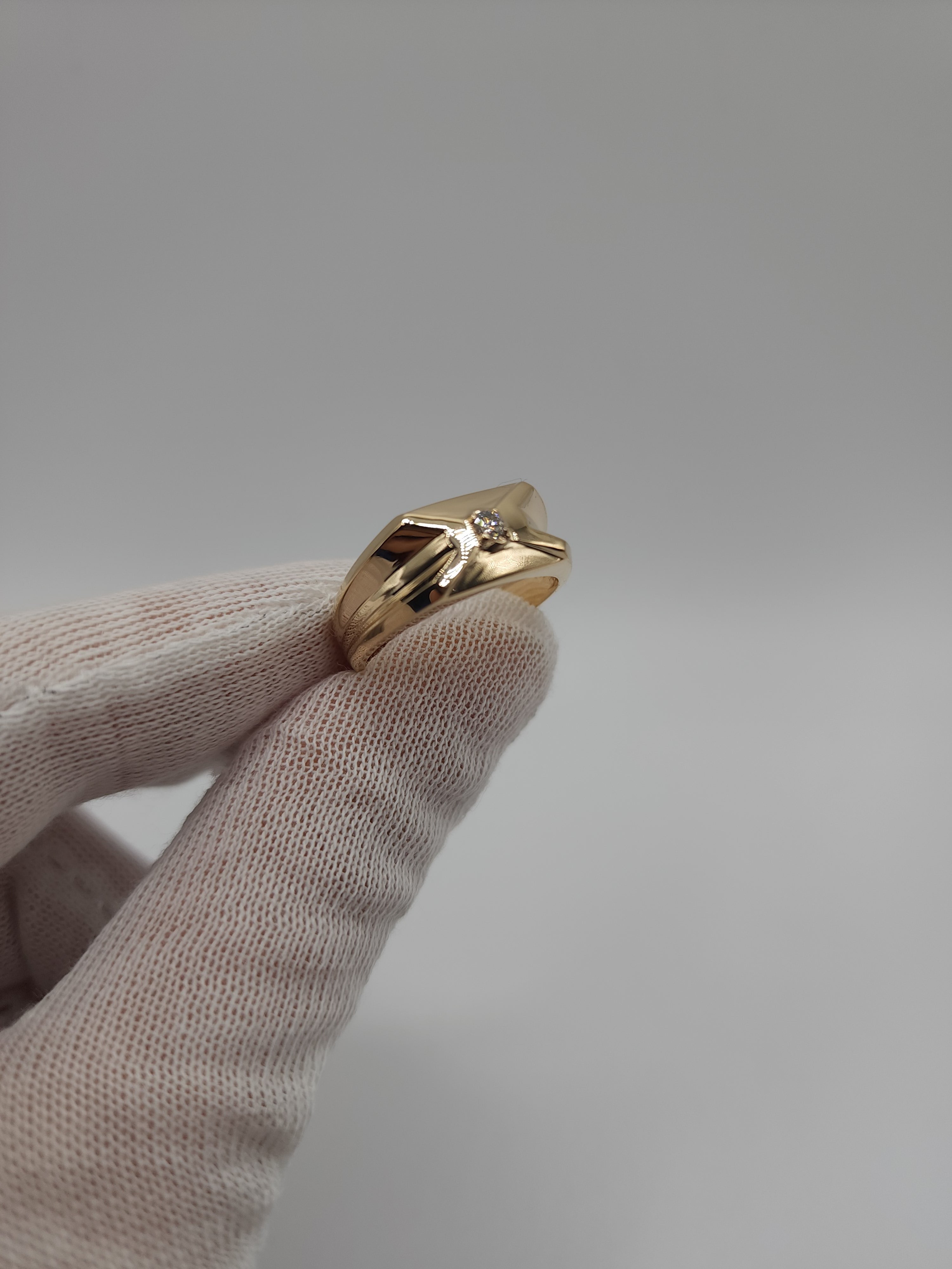 14Kt Gold Men's Diamond Ring