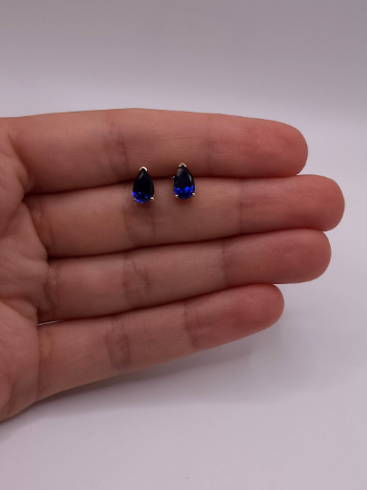 14Kt Gold Blue Sapphire Teardrop Stud Earrings