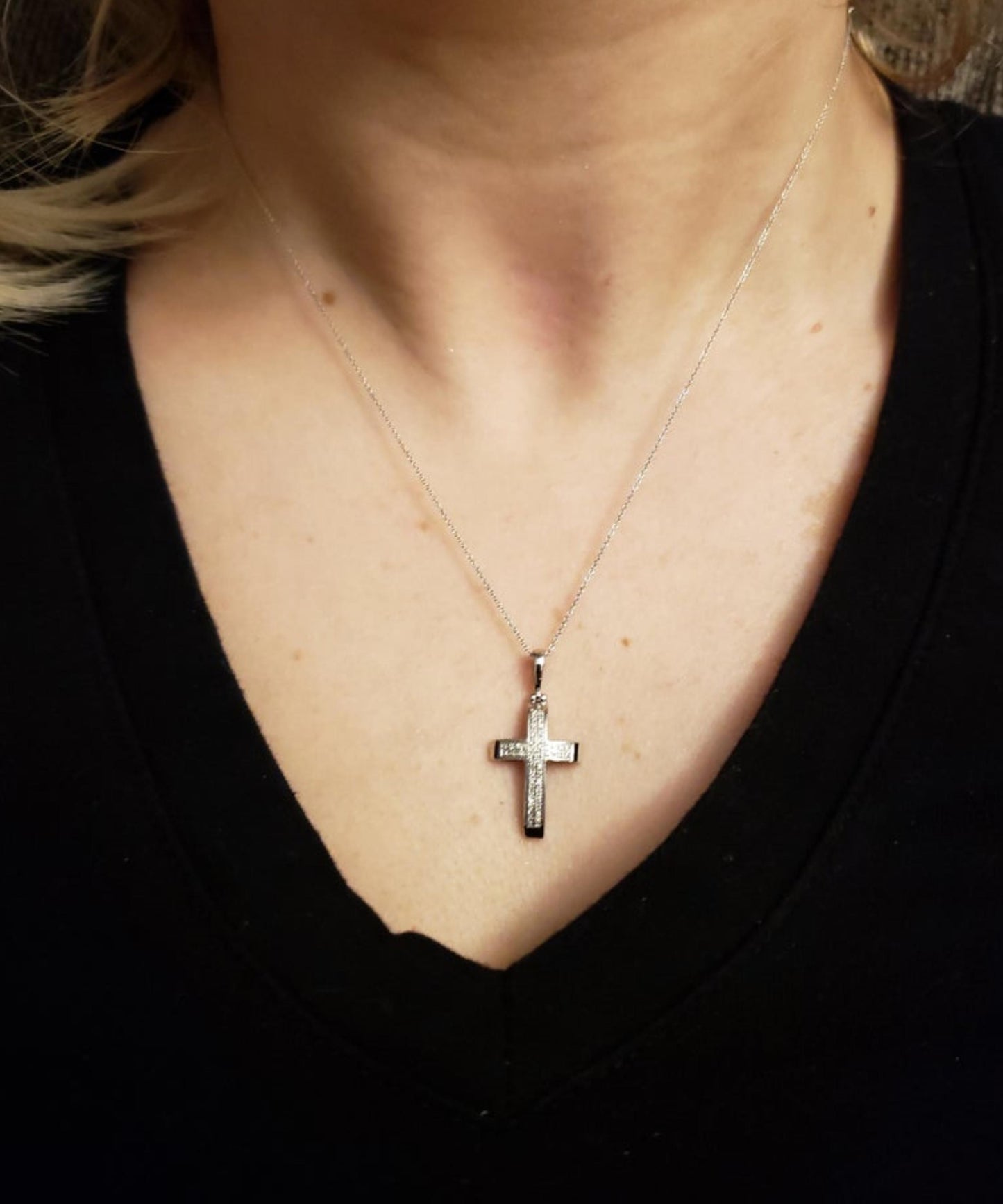 14Kt White Gold Genuine Natural Diamond Cross Pendant Necklace