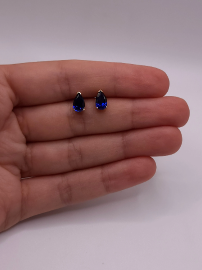 14Kt Gold Blue Sapphire Teardrop Stud Earrings