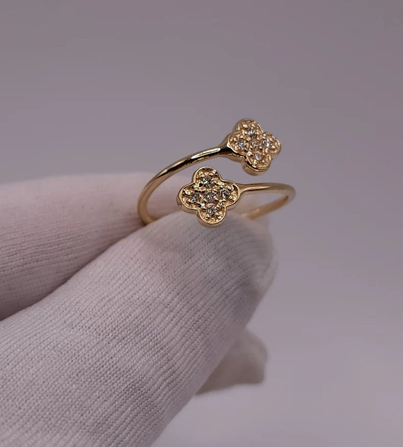 14Kt Gold 2 Clovers Diamond Ring