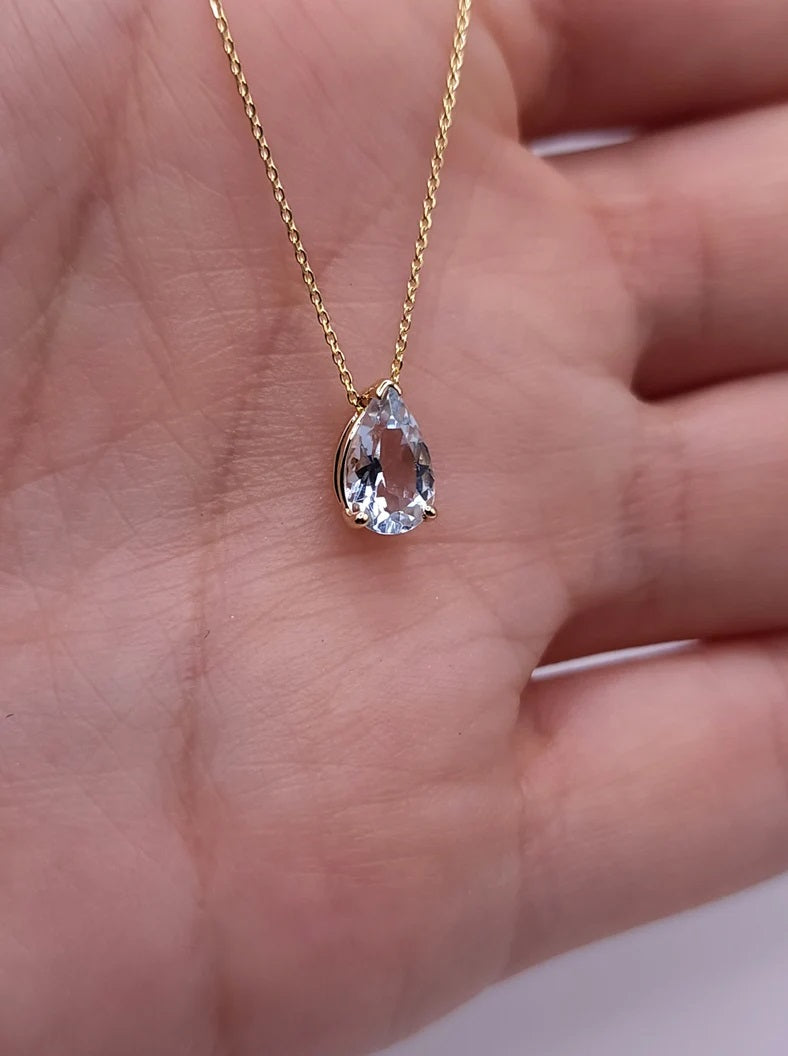 14Kt Gold Natural Aquamarine Teardrop Pendant Necklace