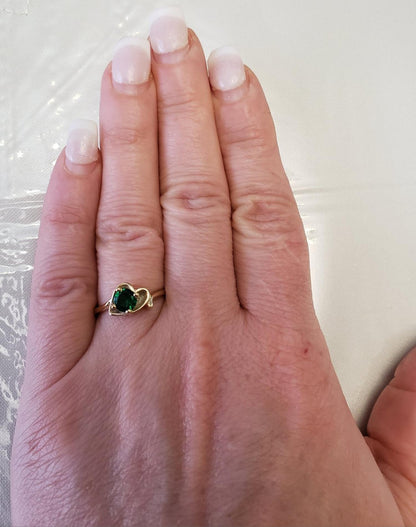 14Kt Gold Emerald Round Heart Ring