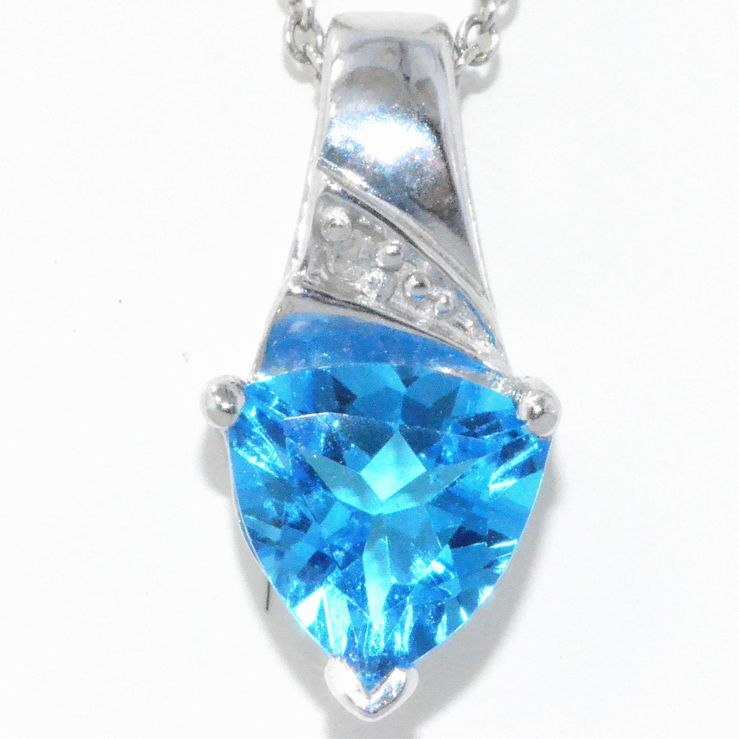 14Kt Gold 1.5 Ct Swiss Blue Topaz & Diamond Trillion Pendant Necklace