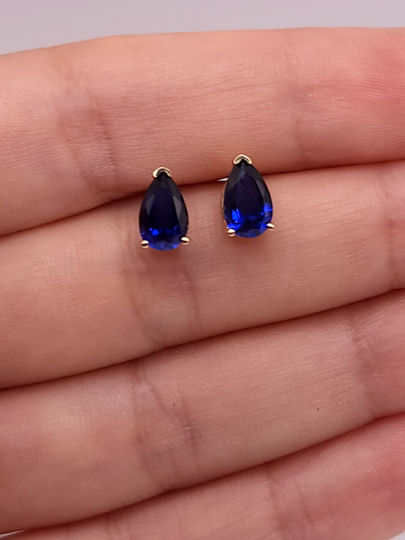 14Kt Gold Blue Sapphire Teardrop Stud Earrings