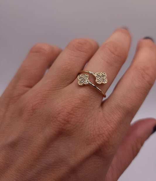 14Kt Gold 2 Clovers Diamond Ring