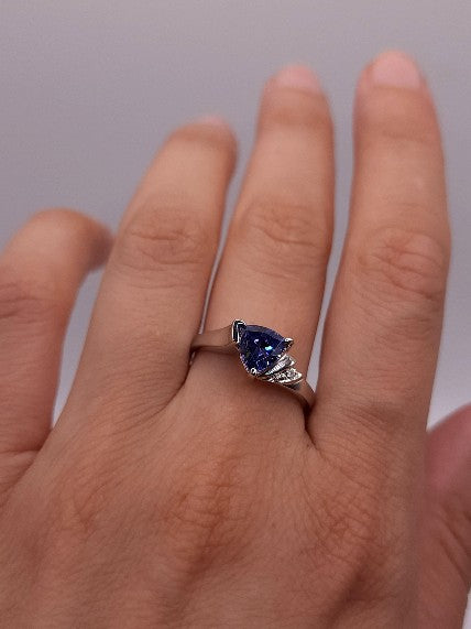 14Kt Gold Genuine Tanzanite & Diamond Trillion Ring