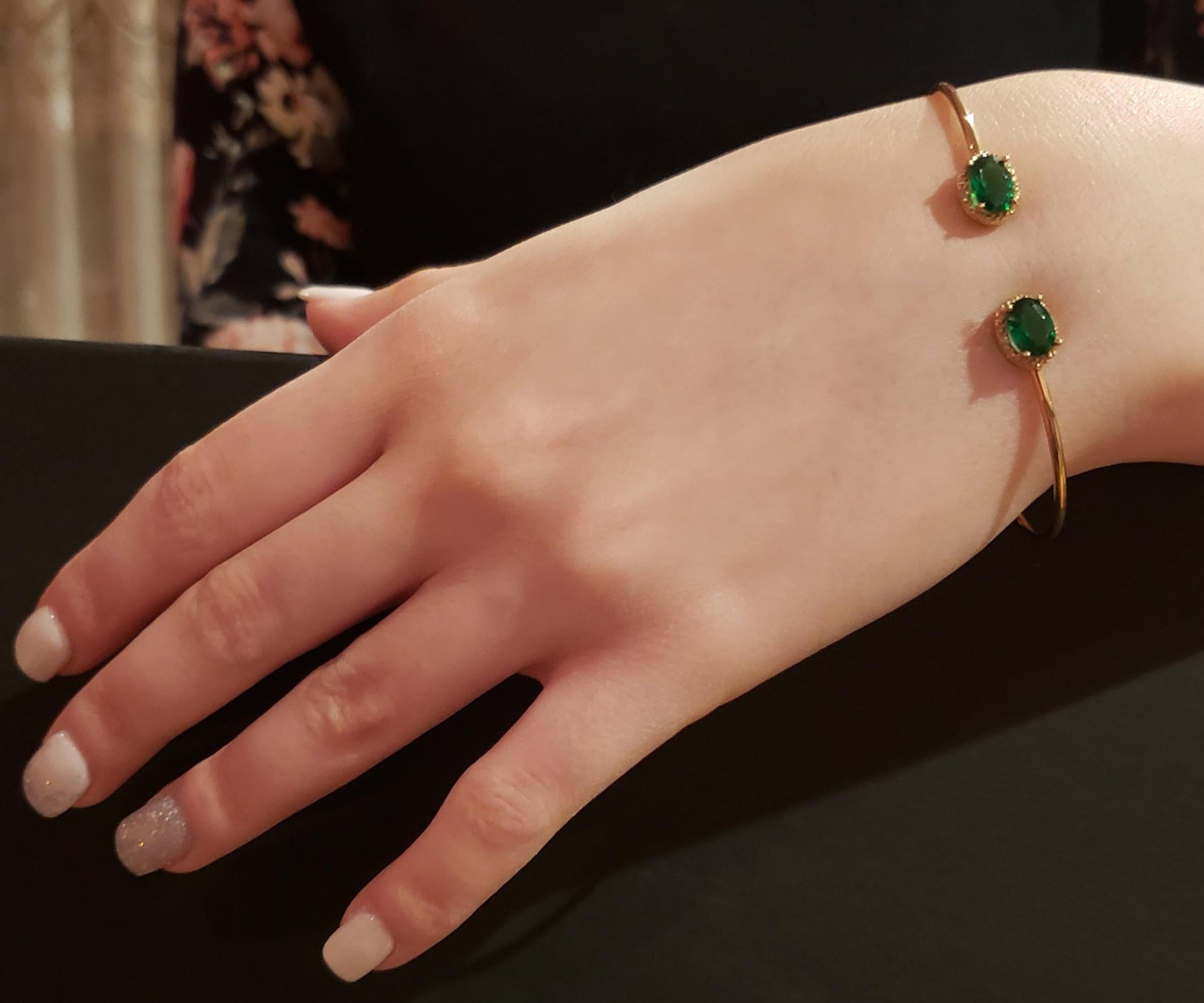 14Kt Gold Emerald & Diamond Oval Bangle Bracelet