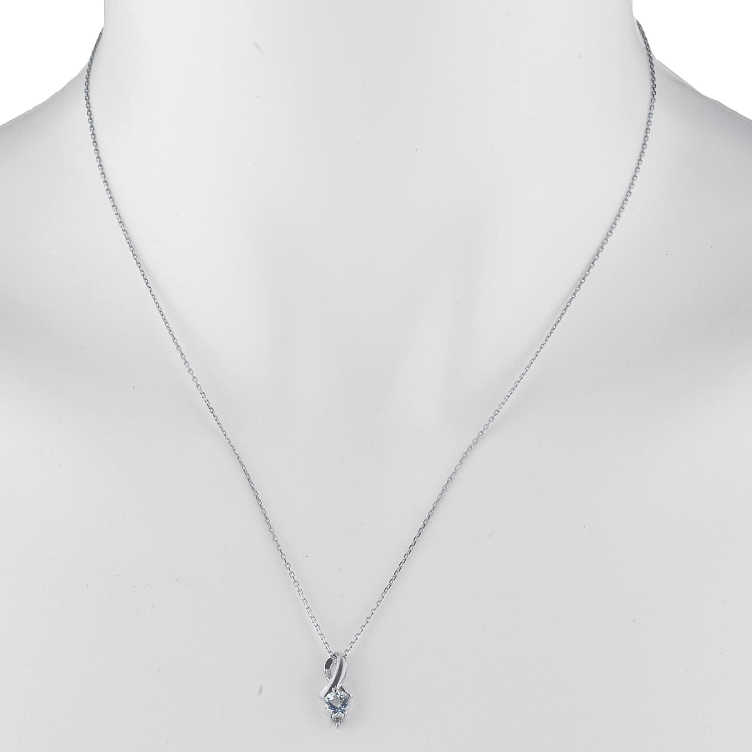 14Kt Gold Aquamarine & Diamond Round Design Pendant Necklace