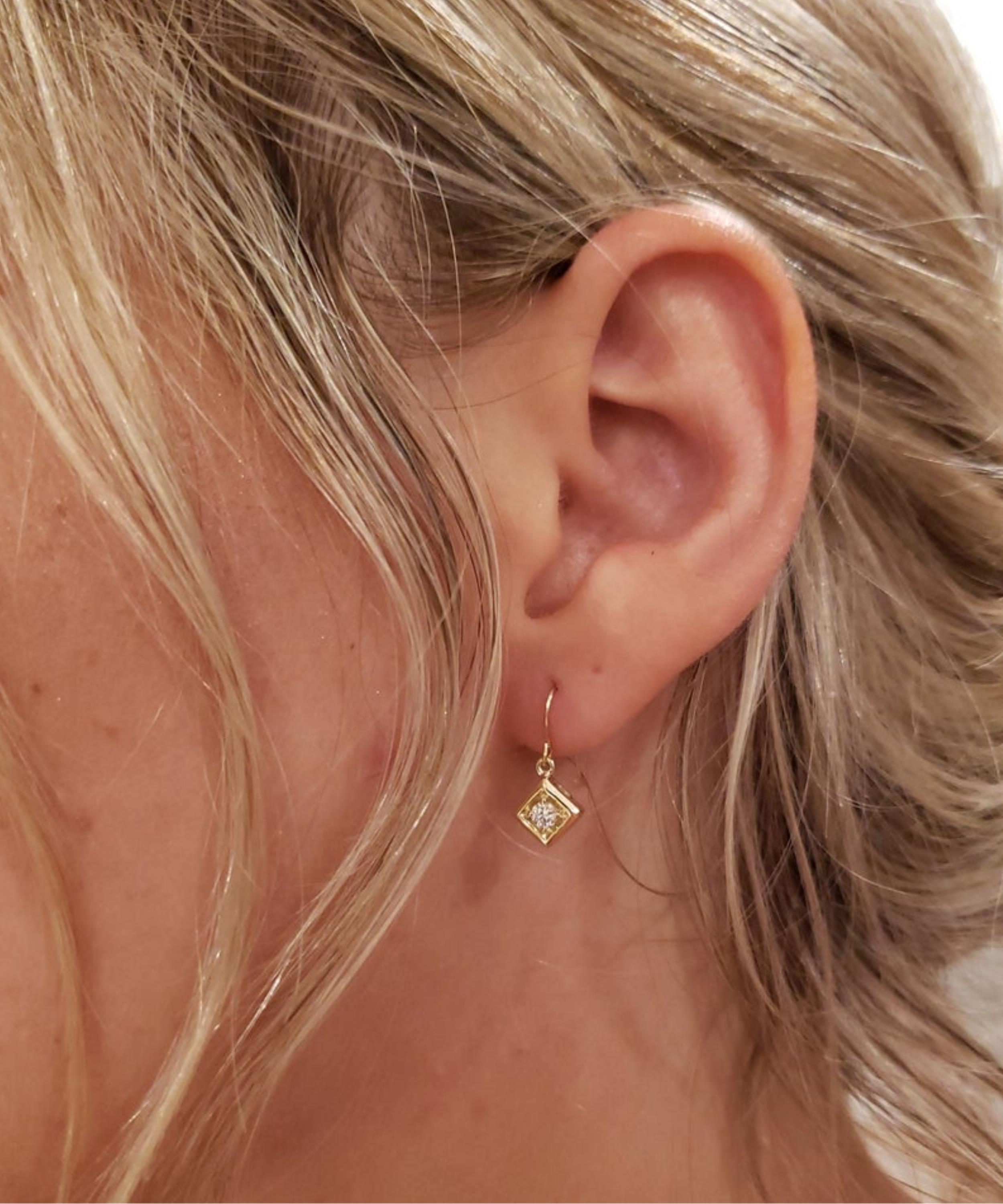 14Kt Gold Diamond Square Design Dangle Earrings