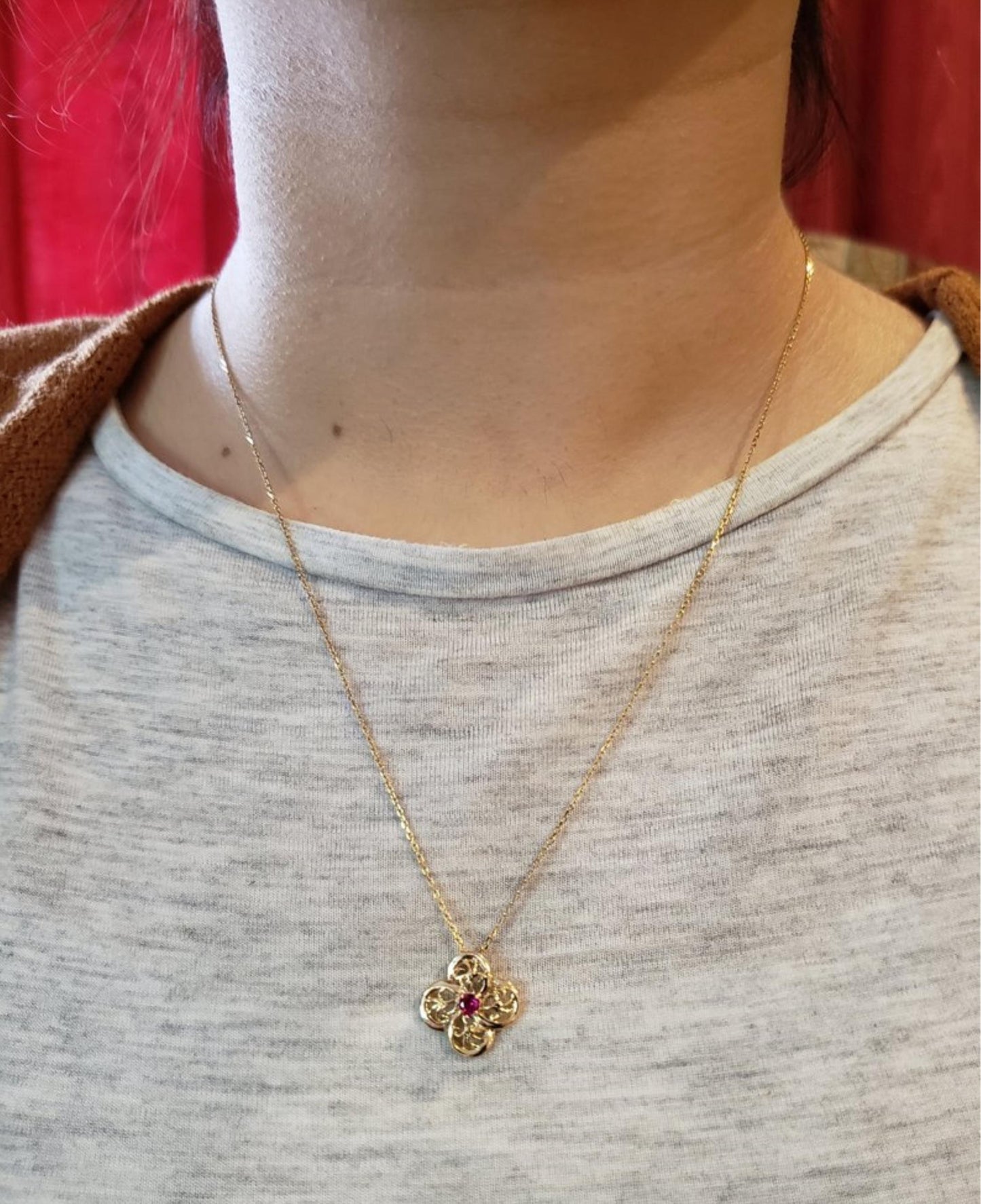 14Kt Gold Created Ruby Clover Design Pendant Necklace