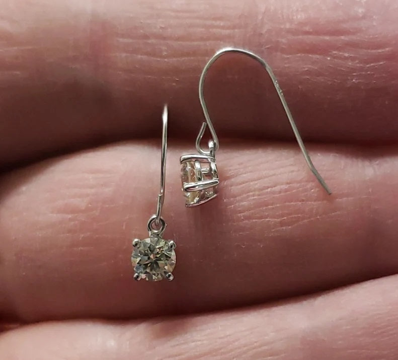 14Kt Gold 0.62 Ct Diamond Dangle Earrings