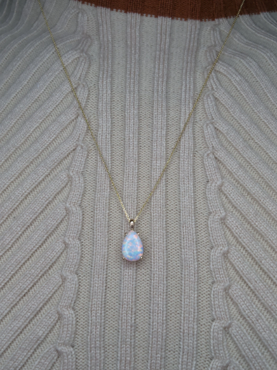 14Kt Gold Opal Teardrop Pendant Necklace