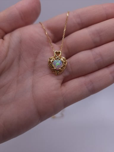 14Kt Gold Pink Opal Heart Design Pendant Necklace