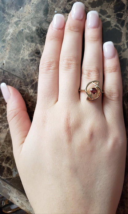 14Kt Gold Garnet Infinity Design Ring