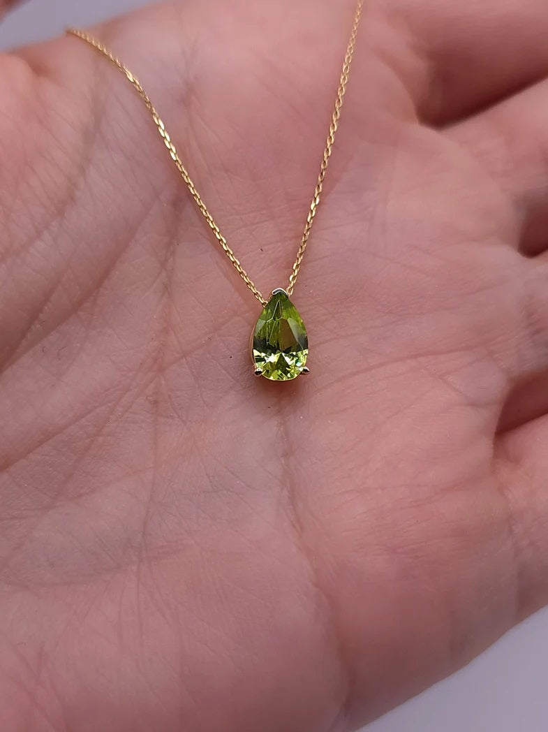 14Kt Gold Peridot Teardrop Necklace Pendant