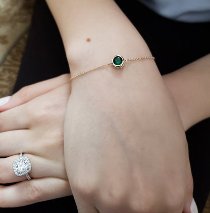 14Kt Gold Dainty Emerald Round Bracelet