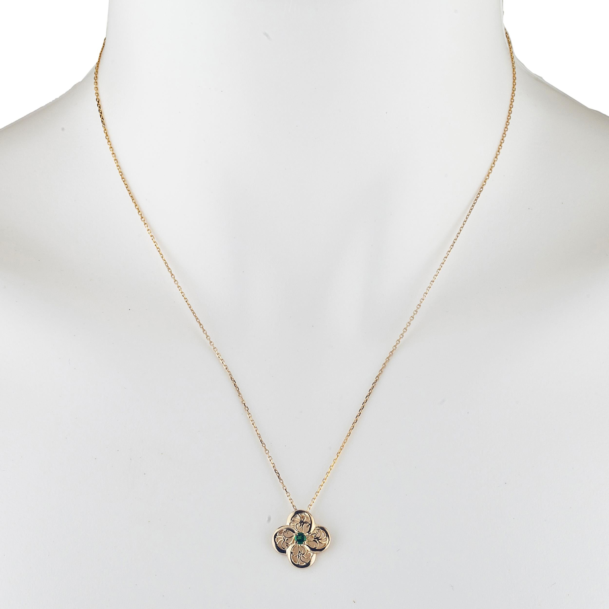 14Kt Gold Emerald Clover Design Pendant Necklace