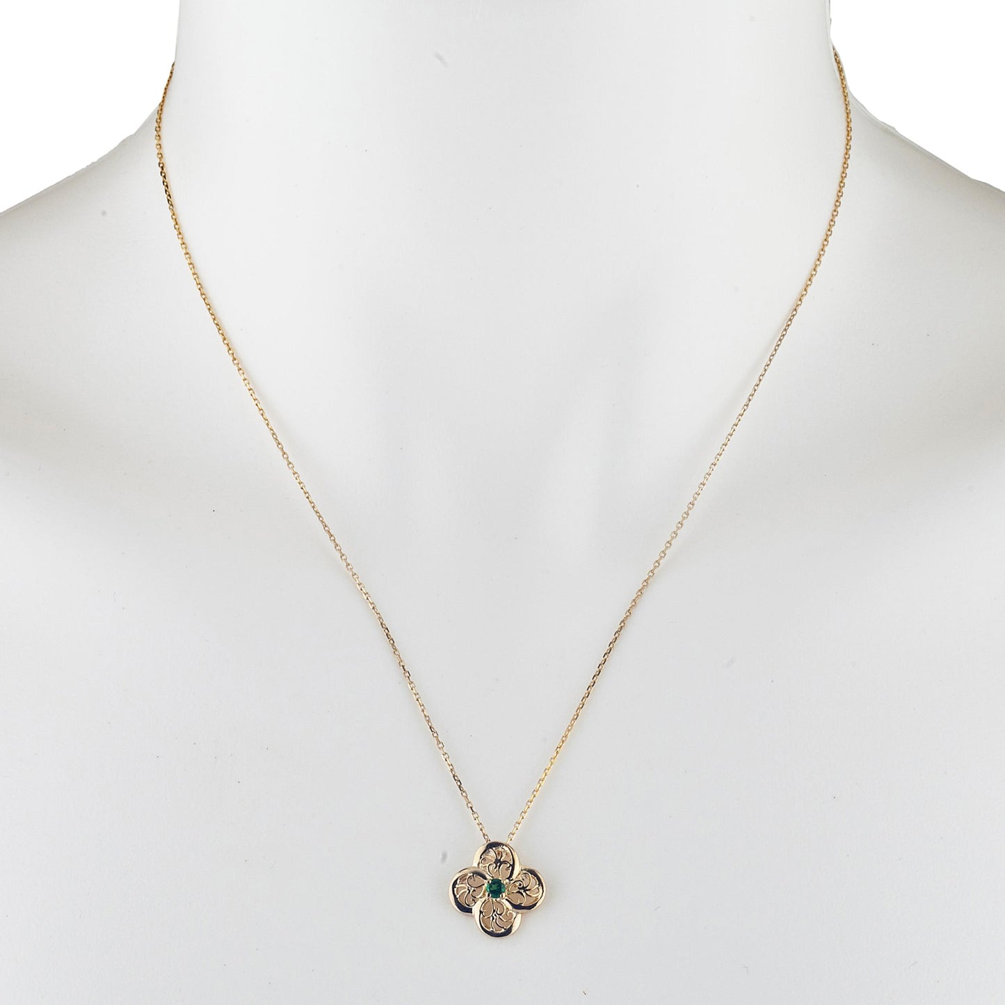 14Kt Gold Emerald Clover Design Pendant Necklace